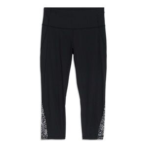Lululemon Mix and mesh crop leggings Capri leggings size‎ 6